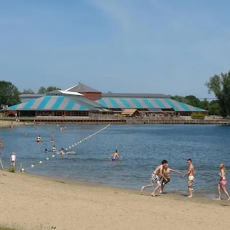 Prázdninový dům Cozy With Wood Stove And Veranda
