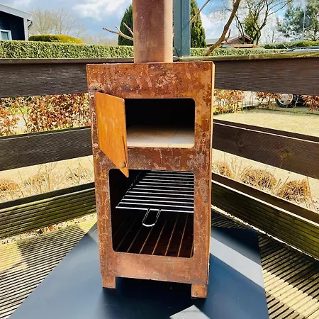 Cozy With Wood Stove And Veranda Tatil Evi *